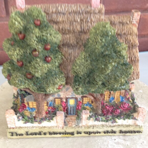 Adorable Cottage Collectible "The Lord's Blessing is Upon this House" - Picture 2 of 6